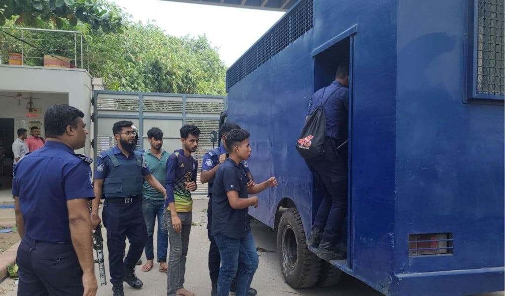 গাজীপুরে শ্রমিকের মৃত্যু ঘিরে সংঘর্ষ ১৫০০ শ্রমিকের বিরুদ্ধে মামলা 1749044243 গাজীপুরে শ্রমিকের মৃত্যু ঘিরে সংঘর্ষ: ১৫০০ শ্রমিকের বিরুদ্ধে মামলা