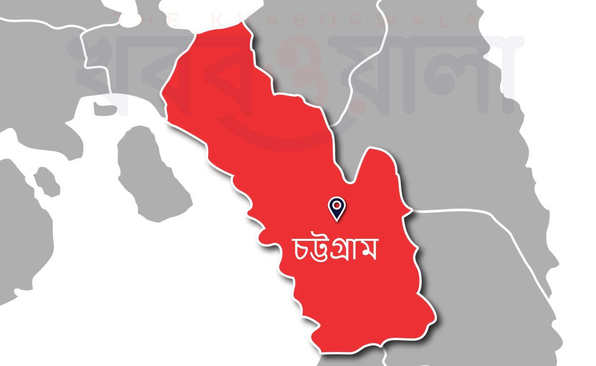 চট্টগ্রামে থানা ঘেরাওয়ের পর ‘আসামি’ ছেড়ে দিল পুলিশ