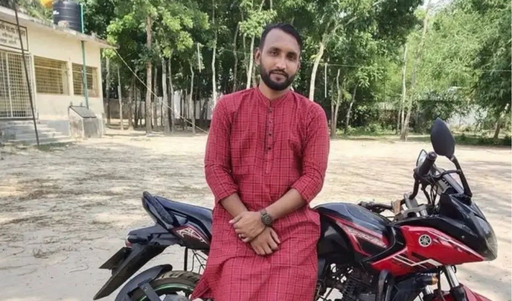 চাকরিচ্যুত পুলিশ সদস্যকে কুপিয়ে হত্যা হাত পা বাঁধা লাশ উদ্ধার 1750859556 চাকরিচ্যুত পুলিশ সদস্যকে কুপিয়ে হত্যা, হাত-পা বাঁধা লাশ উদ্ধার