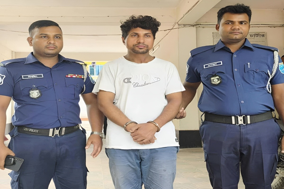 চার স্কুলছাত্রীকে আটকে রেখে ধর্ষণ, শিক্ষক গ্রেপ্তার