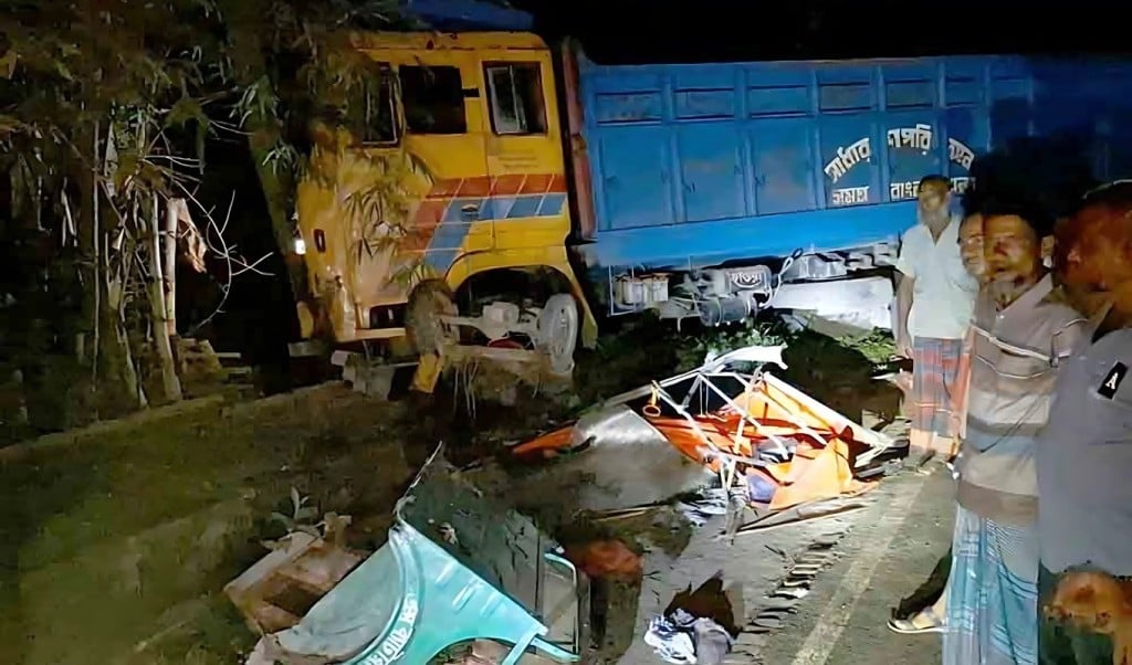 জয়পুরহাটে ট্রাক ট্রাক্টর অটোরিকশার ত্রিমুখী সংঘর্ষে নিহত ১ আহত ৫ 1750051963 জয়পুরহাটে ট্রাক-ট্রাক্টর-অটোরিকশার ত্রিমুখী সংঘর্ষে নিহত ১, আহত ৫
