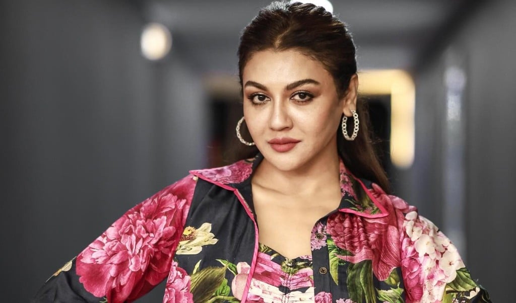 জয়া আহসান 1749970414 কলকাতায় ছুটে গেলেন জয়া আহসান