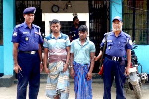 জামালপুরে চোরাই সাত গরুসহ আটক ২