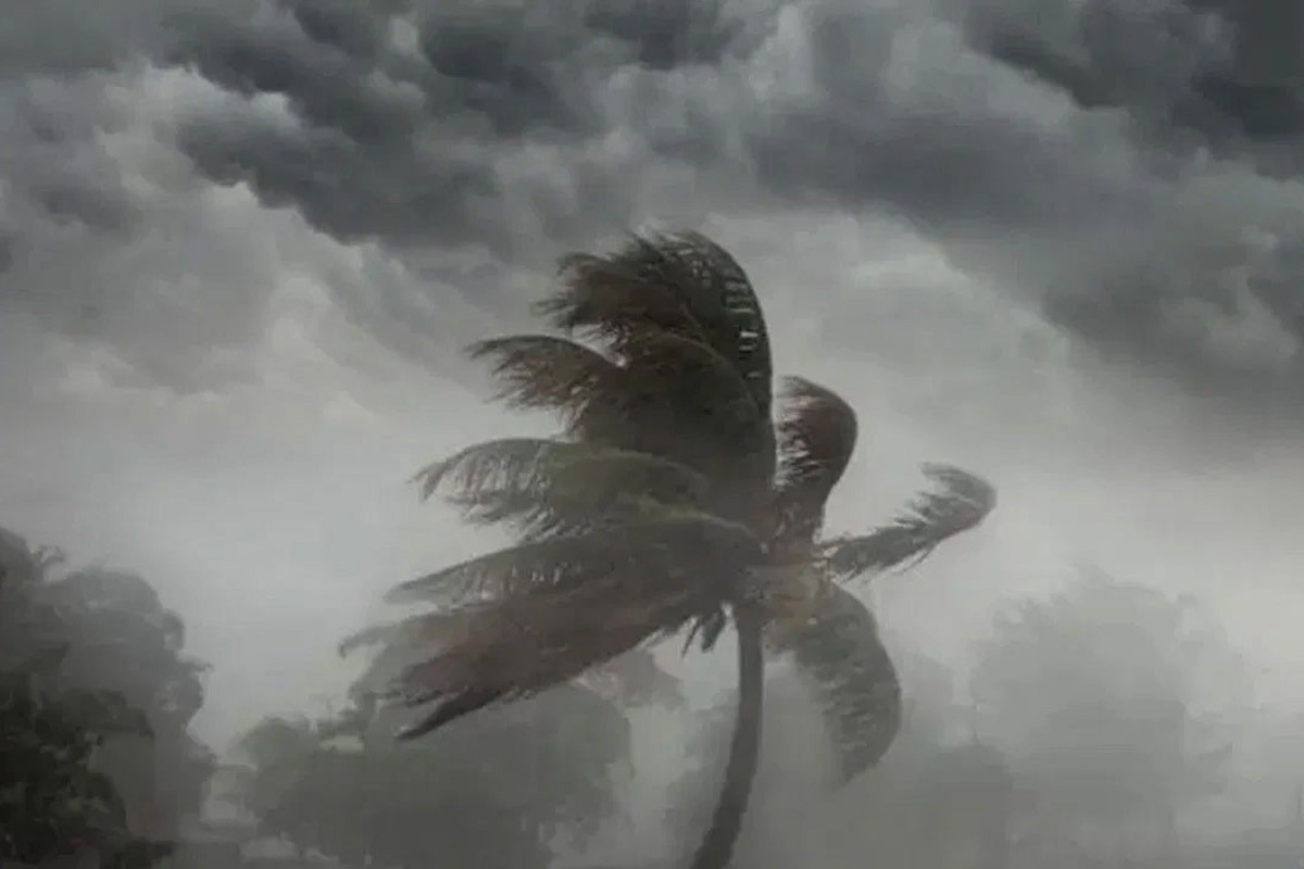 সন্ধ্যার মধ্যে ৭ জেলায়  ৬০ কিমি বেগে ঝড়ের আশঙ্কা