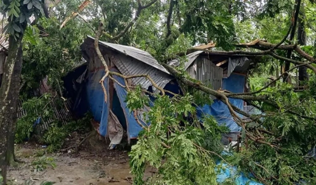 ঝড়ে লন্ডভন্ড নতুন সাইজ 1750398701 দুই মিনিটের টর্নেডোয় নোয়াখালীর ৪ গ্রাম লন্ডভন্ড