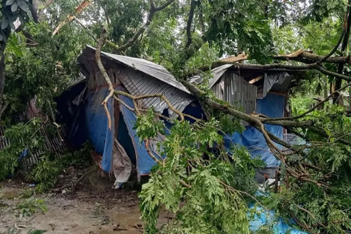 দুই মিনিটের টর্নেডোয় নোয়াখালীর ৪ গ্রাম লন্ডভন্ড