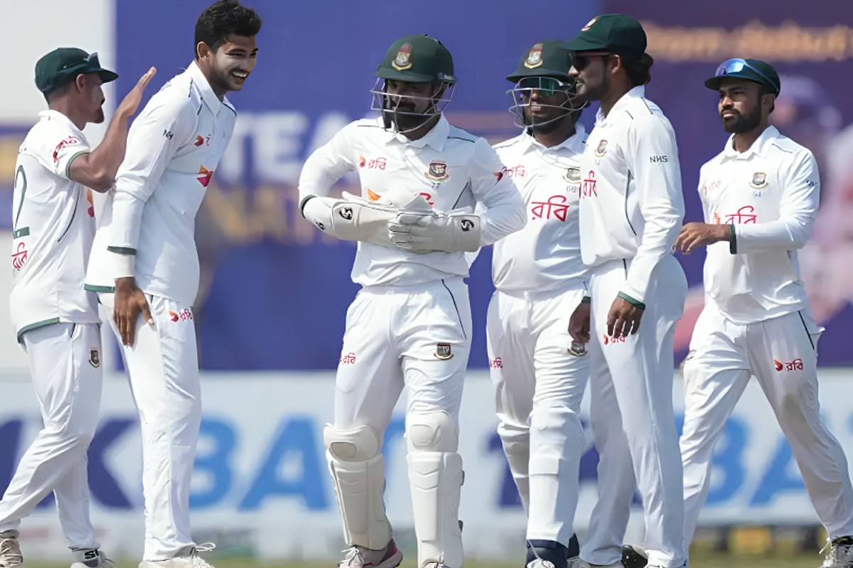 বিরতির পর যেন ম্যাচের রঙ পাল্টে টাইগারদের ১০ রানের লিড