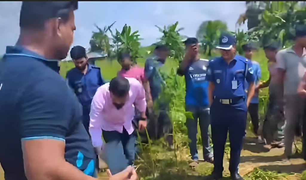 তিলখেতে অজ্ঞাত নারীর কঙ্কাল মাথার খুলি ও পোশাক উদ্ধার 1750685427 তিলখেতে মিলল অজ্ঞাত নারীর কঙ্কাল, মাথার খুলি ও পোশাক