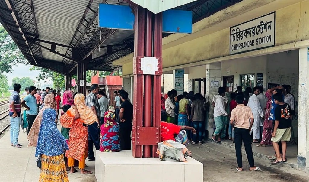 দিনাজপু রে ট্রেনে কাটা পড়ে ২ জনের মৃত্যু 1750410966 দিনাজপু‌রে ট্রেনে কাটা পড়ে ২ জনের মৃত্যু