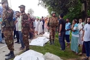 দিনাজপুরে বাস ও ট্রাকের সংঘর্ষে নিহত ৫, আহত ১৫