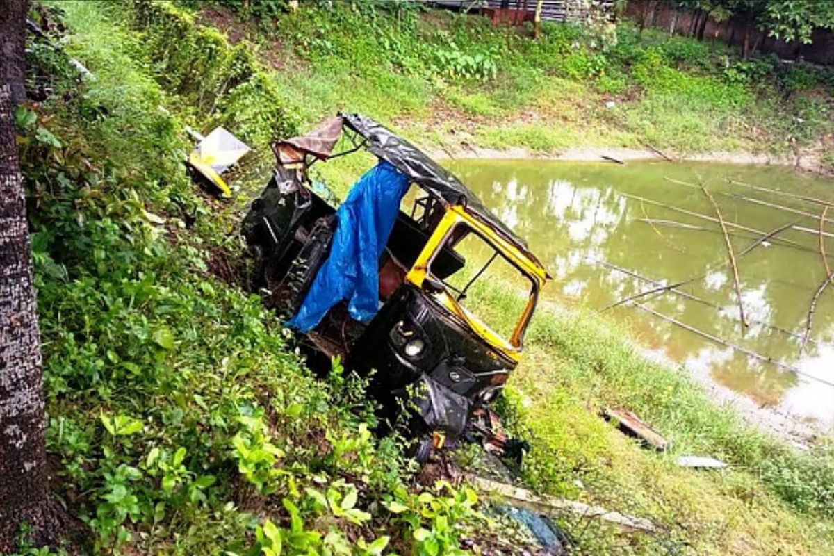 ঠাকুরগাঁওয়ে সড়ক দুর্ঘটনায় বাবা-মেয়ে নিহত