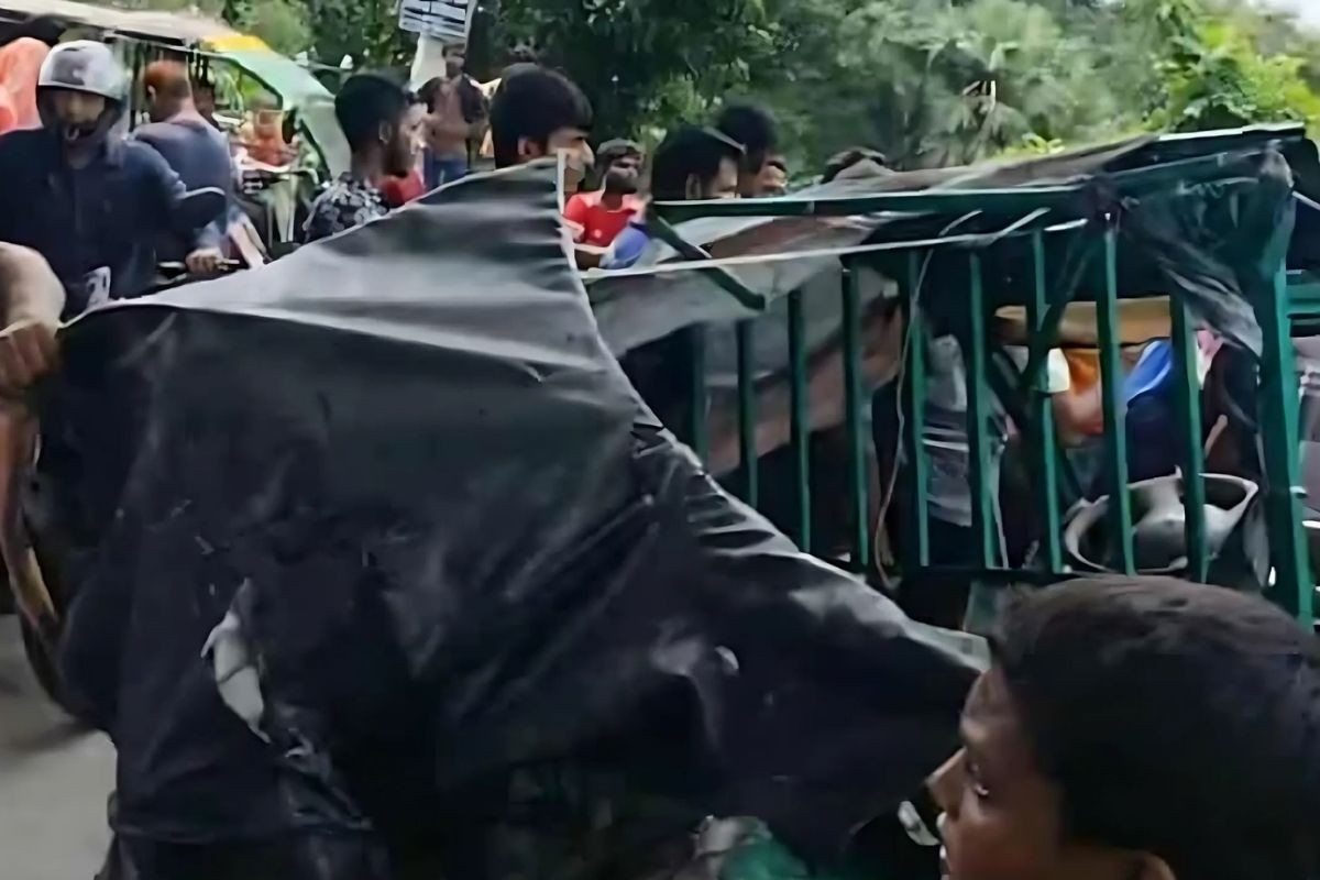 খুলনায় ট্রাকের ধাক্কায় ইজিবাইকের ২ যাত্রী নিহত