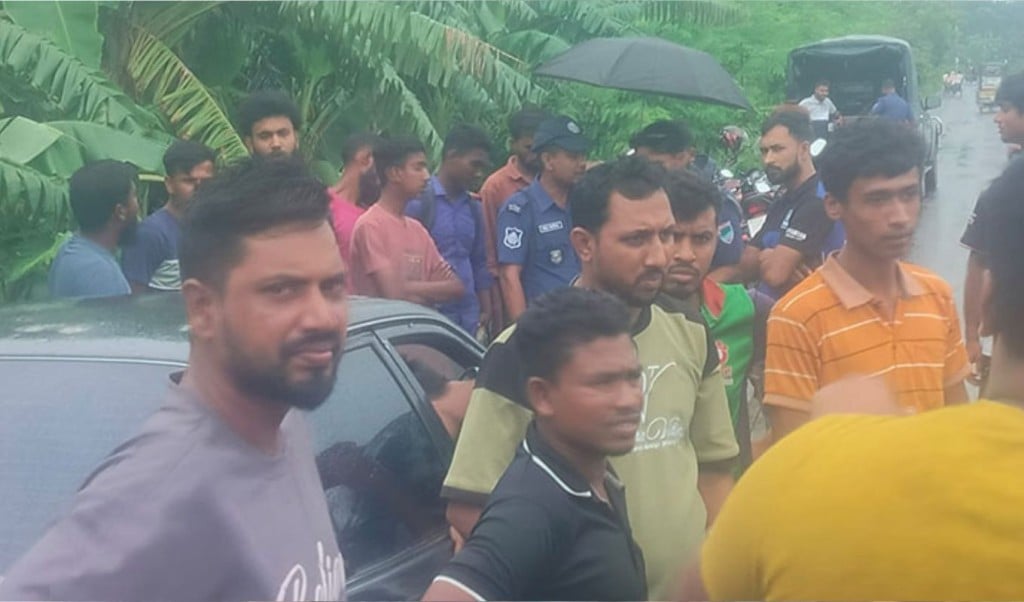 নগদ 1750160464 যশোরে দিনেদুপুরে নগদের ৫৫ লাখ টাকা ছিনতাই