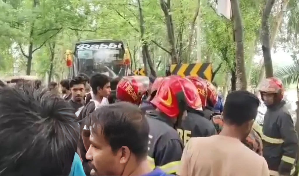 নাটোরে বাস–সিএনজি 1750478843 নাটোরে বাস–সিএনজি সংঘর্ষে নিহত বেড়ে ৪