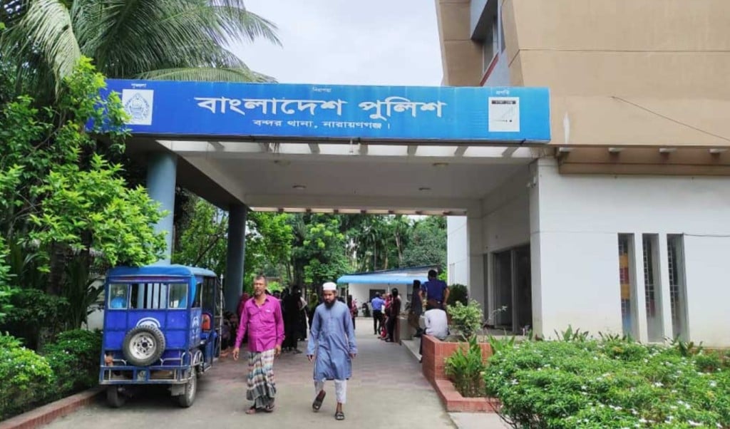 নারায়ণগঞ্জে অটোস্ট্যান্ড দখল নিয়ে বিএনপির দুগ্রুপের সংঘর্ষ নিহত ২ 1750606391 নারায়ণগঞ্জে অটোস্ট্যান্ড দখল নিয়ে বিএনপির দু’গ্রুপের সংঘর্ষ, নিহত ২