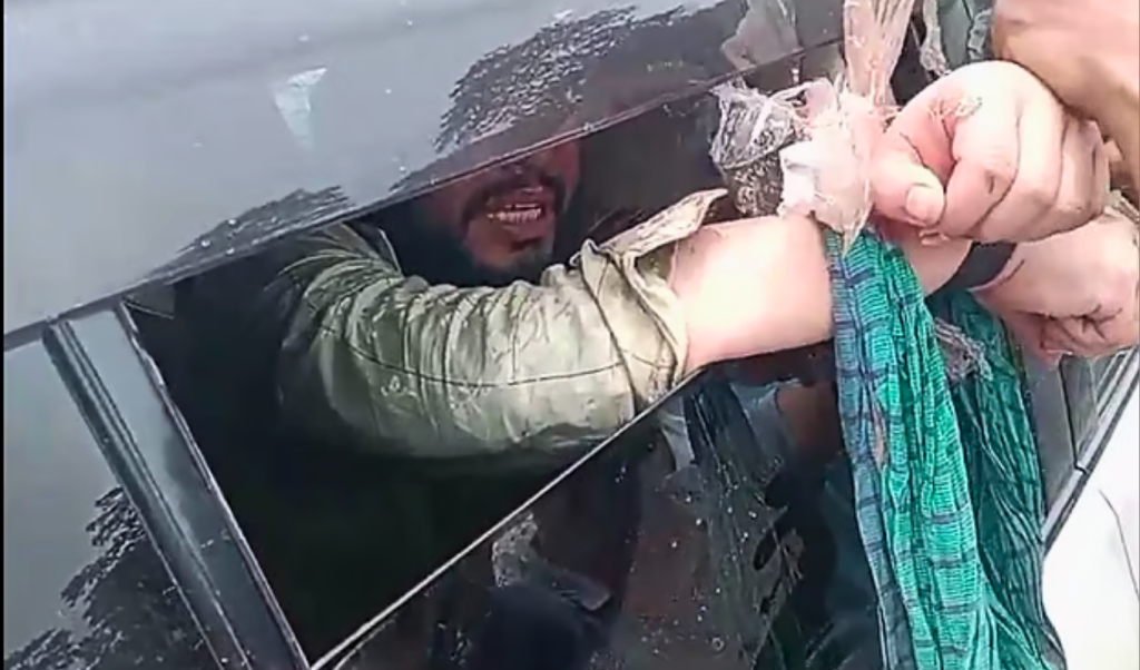 নারায়ণগঞ্জের অপহৃত ব্যবসায়ী পটুয়াখালী থেকে হাত–পা বাঁধা অবস্থায় উদ্ধার 1748956323 নারায়ণগঞ্জের অপহৃত ব্যবসায়ী পটুয়াখালী থেকে হাত-পা বাঁধা অবস্থায় উদ্ধার