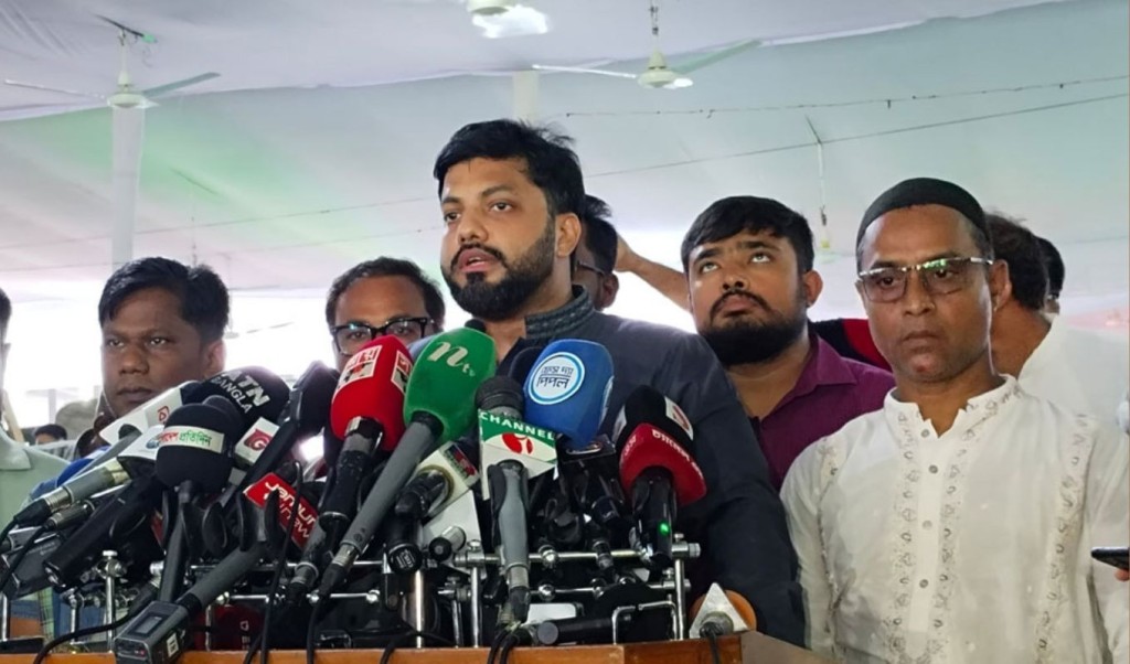 নির্বাচন পর্যন্ত নিজেকে ডিএসসিসির আইনগত মেয়র বললেন ইশরাক হোসেন 1749213273 ‘আমি এখনো মেয়র, তারা শপথ গ্রহণ করালো কি না করা্লো—এটা তাদের সমস্যা।’