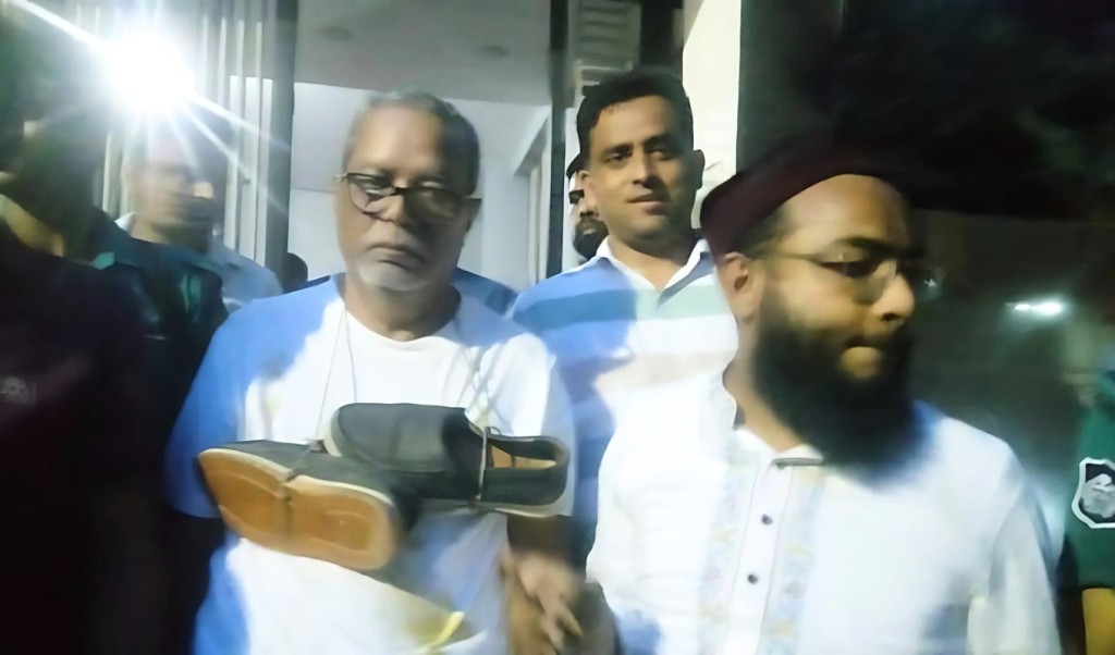 নূরুল হুদার গলায় জুতার মালা দলের কেউ জড়িত থাকলে ‘ব্যবস্থা নেবে বিএনপি 1750682290 1 নূরুল হুদাকে লাঞ্ছনার ঘটনায় গ্রেপ্তার স্বেচ্ছাসেবক দলের ৩ নেতার জামিন