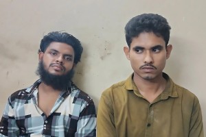 পটুয়াখালীতে বাস আটকে চালক-সুপারভাইজারকে মারধর, ৬০ হাজার টাকা লুট