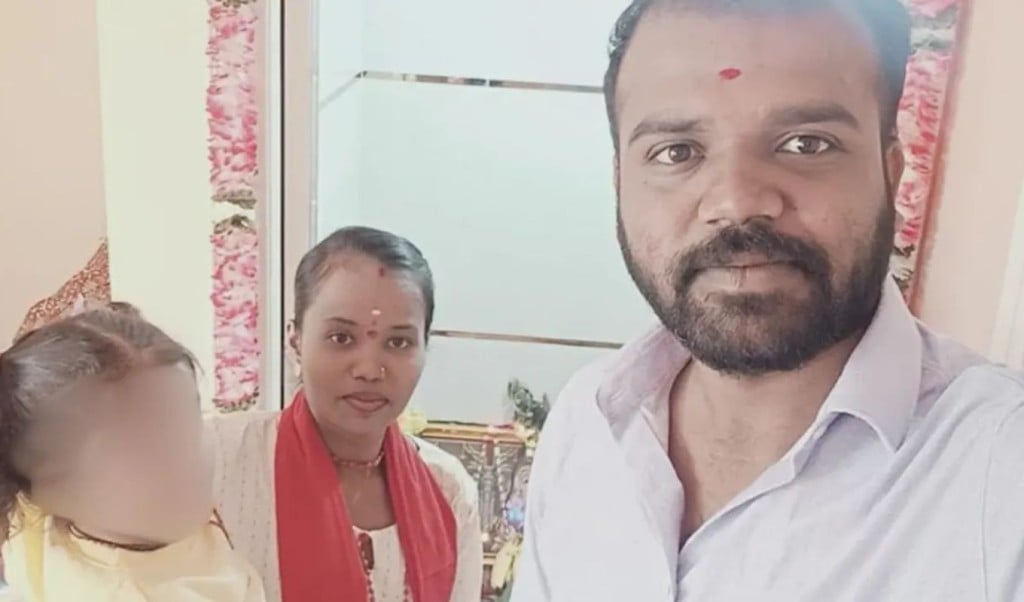 পরকীয়ার অভিযোগে স্ত্রীর শিরোশ্ছেদ কাটা মাথা নিয়ে থানায় স্বামী 1749307856 পরকীয়ার অভিযোগে স্ত্রীর শিরোশ্ছেদ, কাটা মাথা নিয়ে থানায় স্বামী
