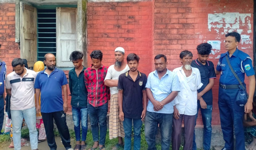 পাবনা মানসিক হাসপাতালে অভিযান ৯ দালালকে কারাদণ্ড 1751197106 পাবনা মানসিক হাসপাতালে অভিযান, ৯ দালালকে কারাদণ্ড
