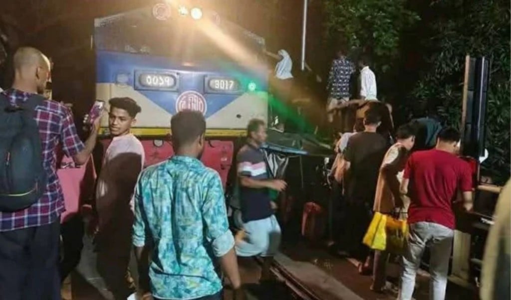 প্রকাশ্য বিবাদে জড়ালেন মাস্ক ও ট্রাম্প 1 1749190818 চট্টগ্রামের দুর্ঘটনায় ৪ রেলকর্মী বরখাস্ত, তদন্ত কমিটি গঠন