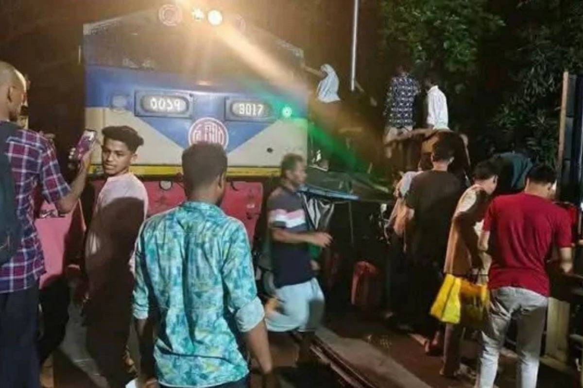 চট্টগ্রামের দুর্ঘটনায় ৪ রেলকর্মী বরখাস্ত, তদন্ত কমিটি গঠন