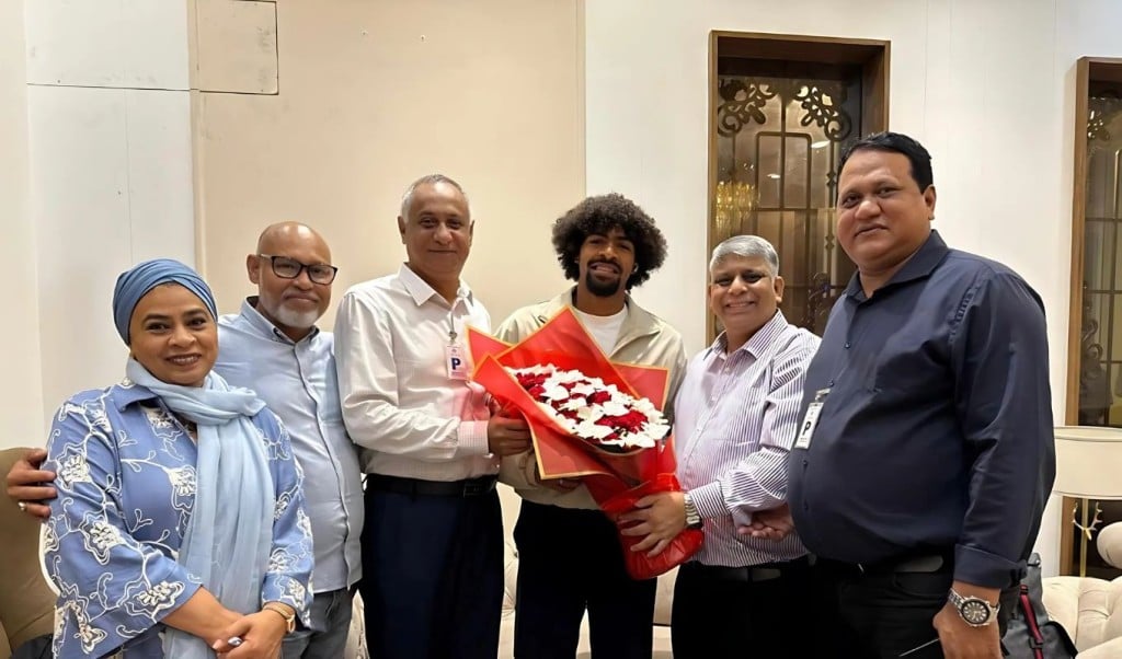 প্রীতি ম্যাচ খেলতে ঢাকায় ফিরেছেন হামজা চৌধুরী 1748845083 প্রীতি ম্যাচ খেলতে ঢাকায় ফিরেছেন হামজা চৌধুরী