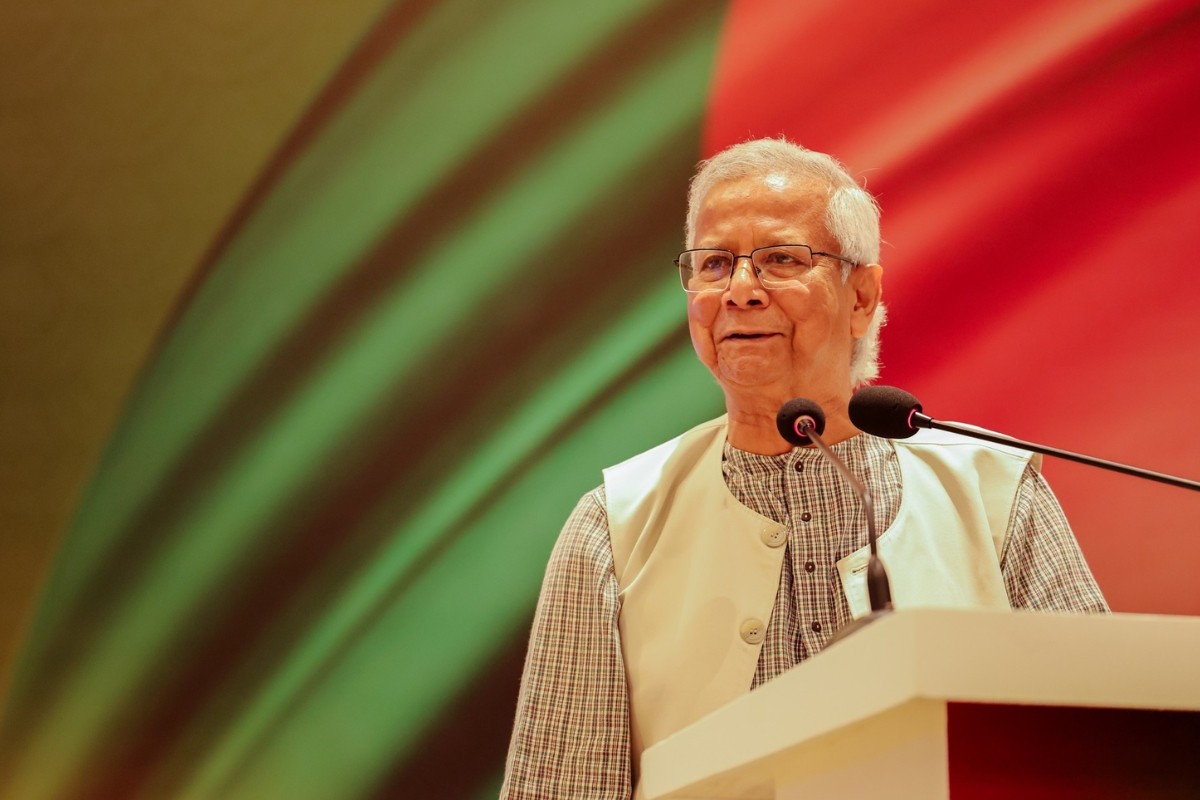 বাংলাদেশকে ম্যানুফ্যাকচারিং হাবে রূপান্তরে চীনা বিনিয়োগকারীদের আহ্বান প্রধান উপদেষ্টার