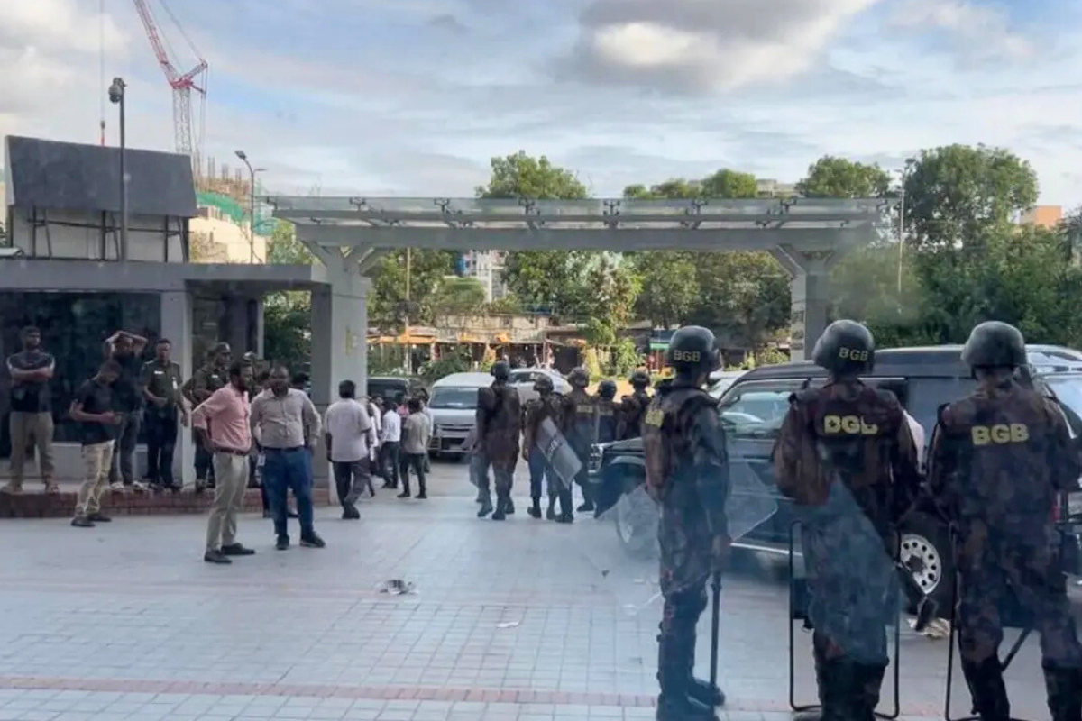 বিশেষ নিরাপত্তায় দপ্তরে এনবিআর চেয়ারম্যান