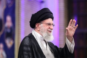 ভয় নয়, দৃঢ়তা বজায় রাখুন— জনগণের প্রতি খামেনির আহ্বান