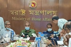 ভারতে বাংলাদেশি নাগরিক থাকলে বৈধ চ্যানেলে পাঠানোর অনুরোধ স্বরাষ্ট্র উপদেষ্টার