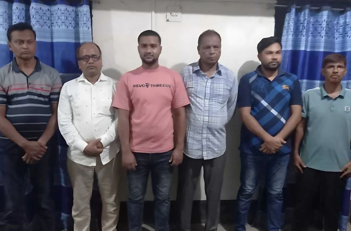 ভোক্তা অধিদপ্তরের কর্মকর্তাকে মারধরের ঘটনায় বিএনপি নেতাসহ আটক ৬