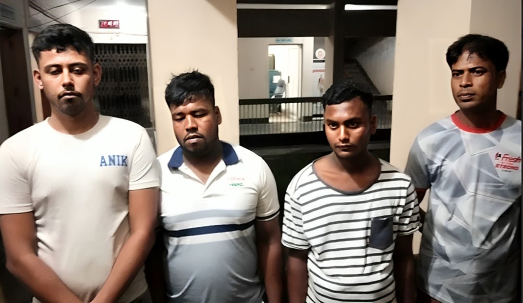 মব 1749652237 মব সৃষ্টির অভিযোগে সেনাবাহিনীর হাতে আটক ৪