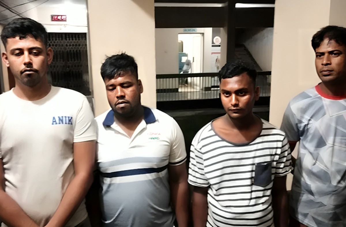 মব সৃষ্টির অভিযোগে সেনাবাহিনীর হাতে আটক ৪
