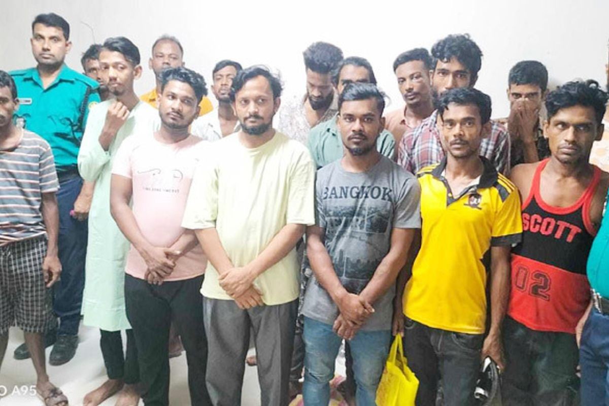 মোহাম্মদপুরে পুলিশের সাঁড়াশি অভিযানে গ্রেপ্তার ১৮