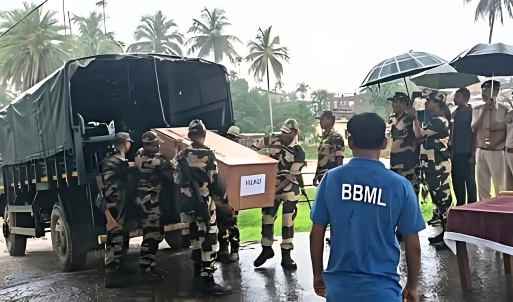মৌলভীবাজার বিএসএফ বিজিবি মরদেহ হস্তান্ত করে। 1748866127 সীমান্তে বিএসএফের গুলিতে নিহত প্রদীপের মরদেহ ফেরত দিলো ভারত
