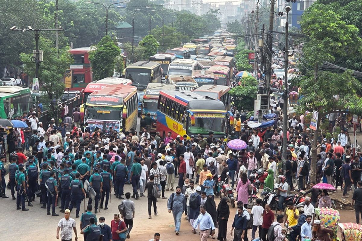 রবিবার ‌’ঢাকা ব্লকেড’র ঘোষণা ইউআইইউ শিক্ষার্থীদের