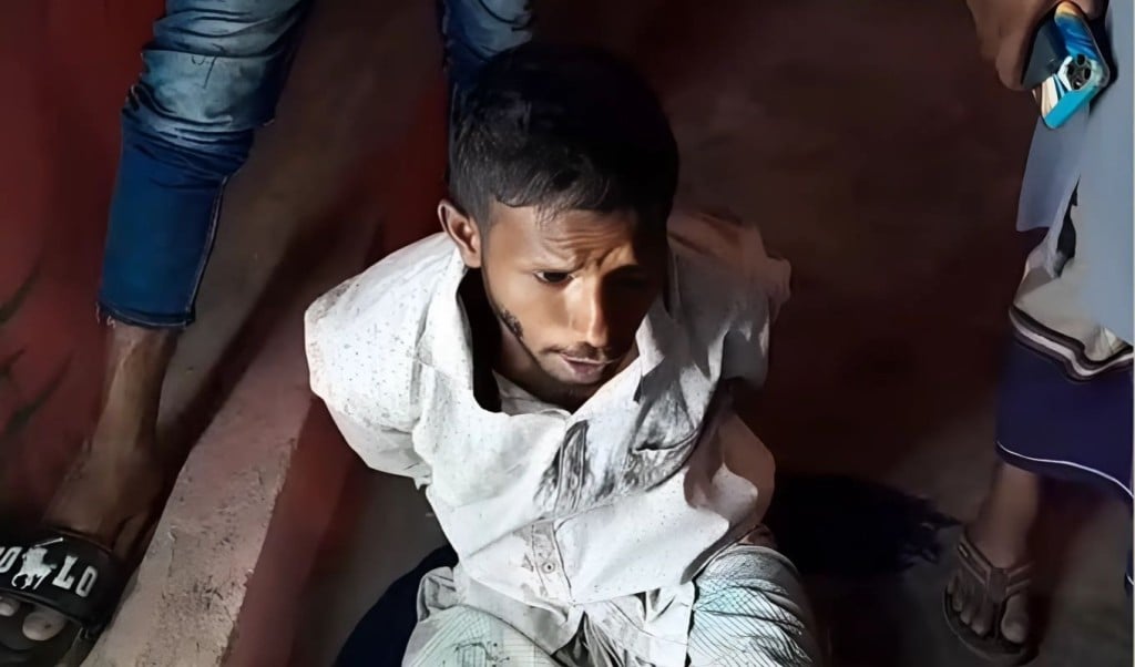 রাঙ্গুনিয়ায় পশুর হাটে প্রকাশ্যে এক ব্যক্তিকে কুপিয়ে হত্যা 1749218809 রাঙ্গুনিয়ায় পশুর হাটে প্রকাশ্যে এক ব্যক্তিকে কুপিয়ে হত্যা