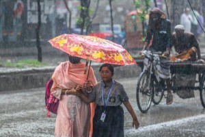 লঘুচাপের আভাস, বাড়তে পারে বৃষ্টি