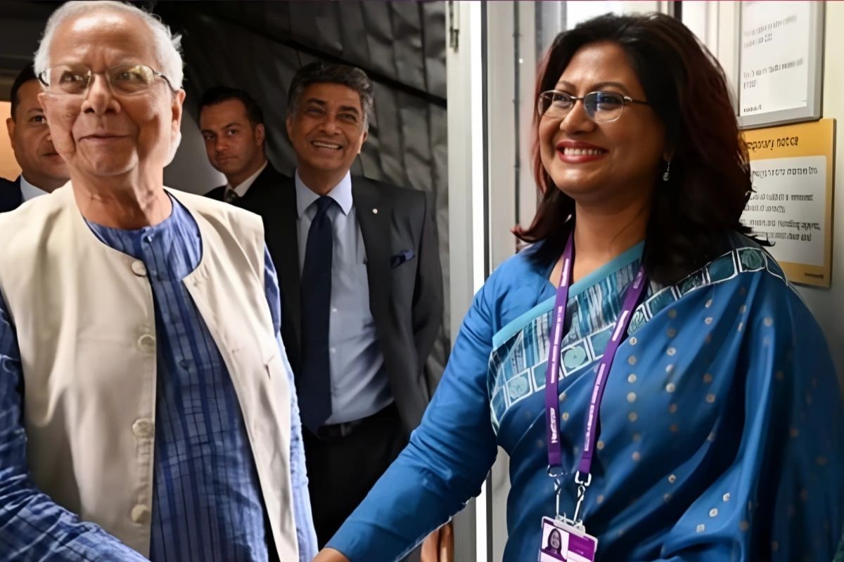 লন্ডন পৌঁছেছেন প্রধান উপদেষ্টা
