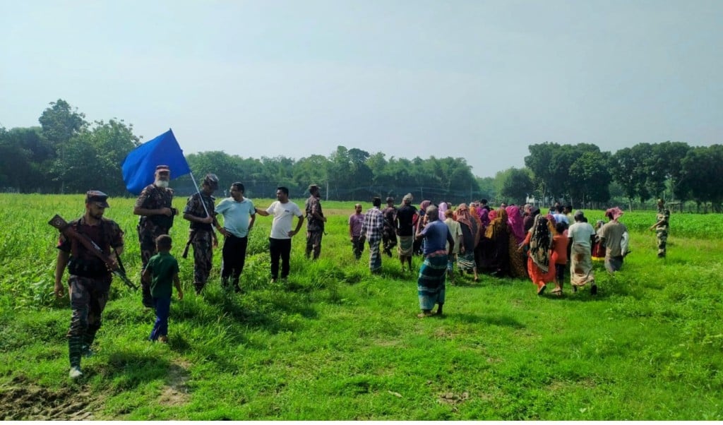 শূন্যরেখায় মায়ের লাশ দেখলেন দুই মেয়ে 1748965957 শূন্যরেখায় মায়ের লাশ দেখলেন দুই মেয়ে