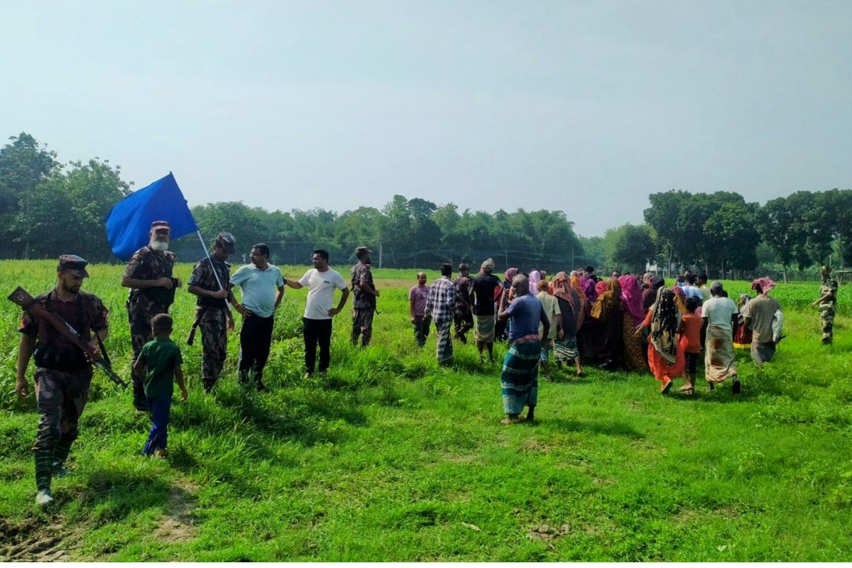 শূন্যরেখায় মায়ের লাশ দেখলেন দুই মেয়ে