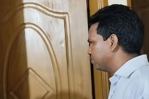 সাংবাদিক পরিচয়ে গেস্ট হাউসের কক্ষে কক্ষে তল্লাশি