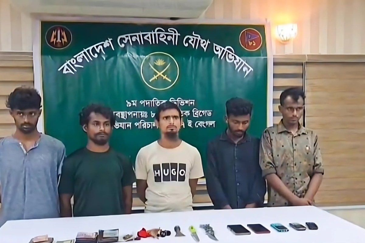 সাভারে যৌথবাহিনীর অভিযান , গ্রেপ্তার ৫