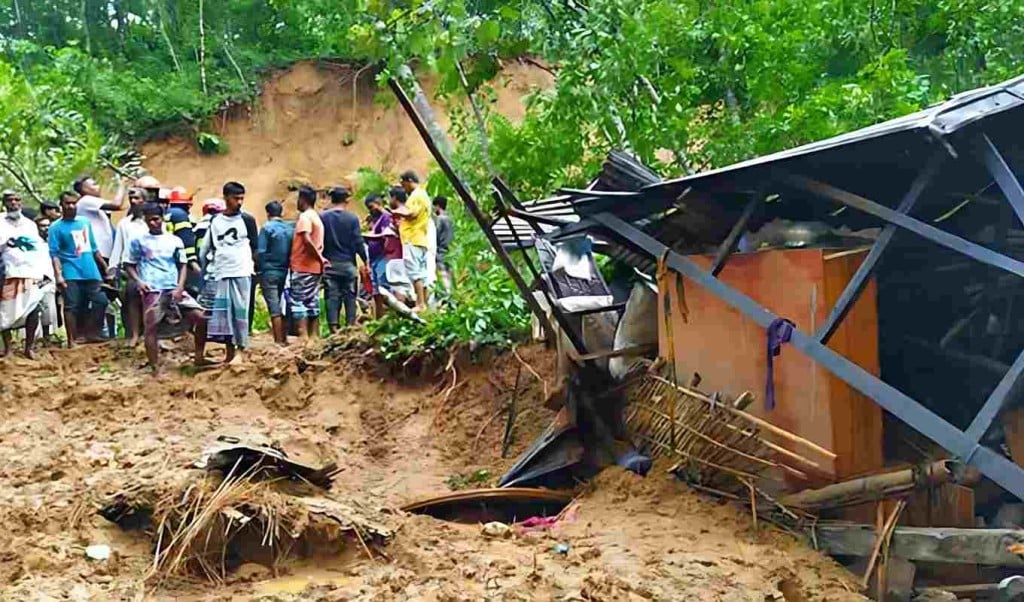 সিলেটে টিলা ধসে মাটিচাপা পড়া ৪ জনের মরদেহ উদ্ধার 1748750979 সিলেটে টিলা ধসে মাটিচাপা পড়া ৪ জনের মরদেহ উদ্ধার