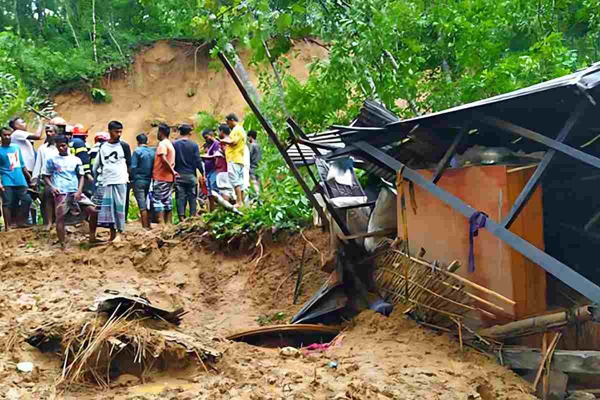সিলেটে টিলা ধসে মাটিচাপা পড়া ৪ জনের মরদেহ উদ্ধার
