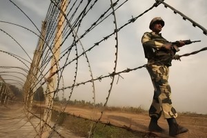 সীমান্তে বাংলাদেশিকে গুলি করে মরদেহ নিয়ে গেলো বিএসএফ