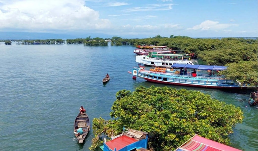 সুনামগঞ্জে হাওরের সংরক্ষিত এলাকায় হাউসবোট প্রবেশে নিষেধাজ্ঞা 1750657993 সুনামগঞ্জে হাওরের সংরক্ষিত এলাকায় হাউসবোট প্রবেশে নিষেধাজ্ঞা