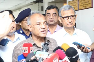 ঈদযাত্রায় পরিবহনে যাত্রীর ছবি তোলা হবে: স্বরাষ্ট্র উপদেষ্টা